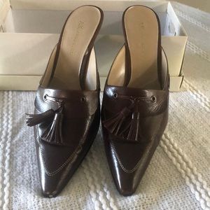 Used AK brown mule Size 7